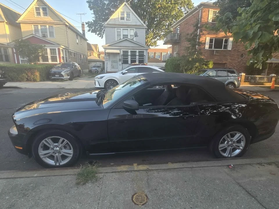 2010 Ford S197 Mustang - Image 3 of 10