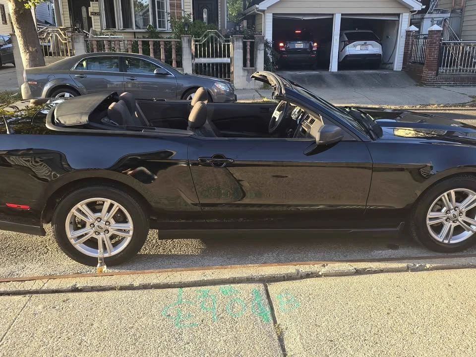 2010 Ford S197 Mustang - Image 7 of 10