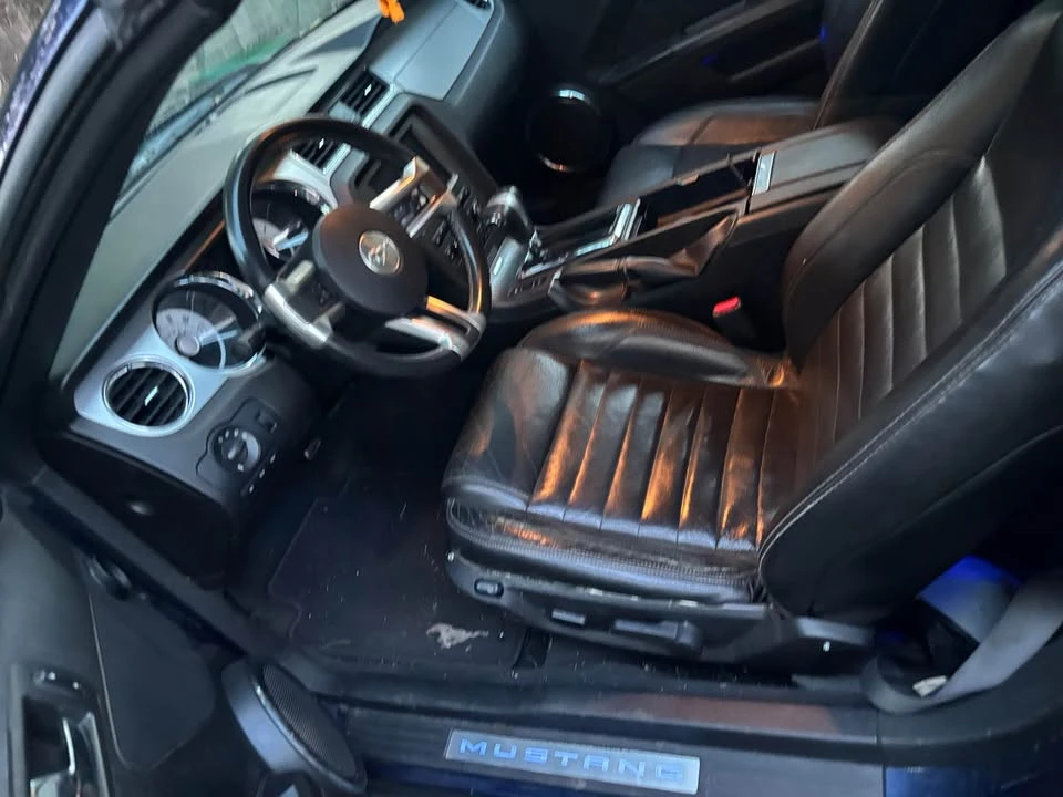 2010 Ford S197 Mustang - Image 10 of 12