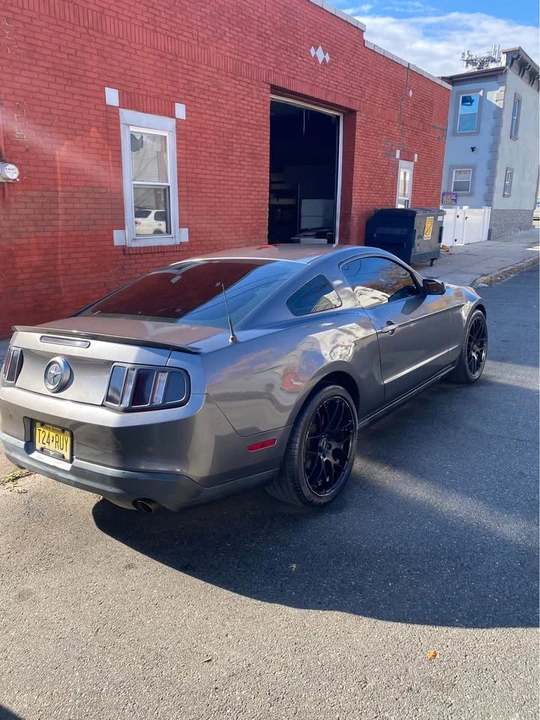 2010 Ford S197 Mustang - Image 5 of 10