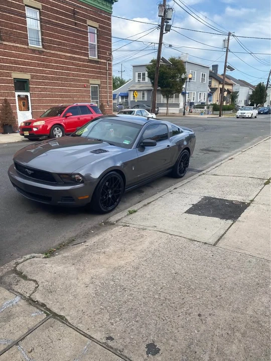 2010 Ford S197 Mustang - Image 8 of 10