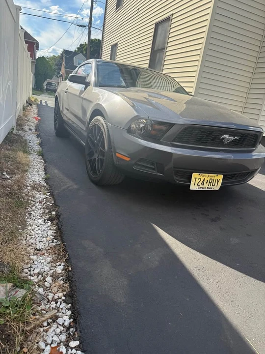 2010 Ford S197 Mustang - Image 3 of 10