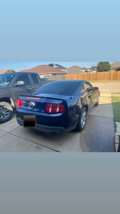 2010 Ford S197 Mustang - Image 2 of 5