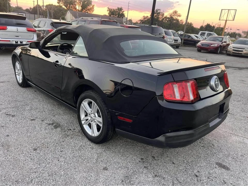 2010 Ford S197 Mustang - Image 4 of 8