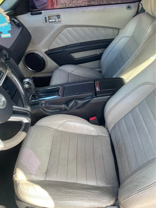 2010 Ford S197 Mustang - Image 6 of 11