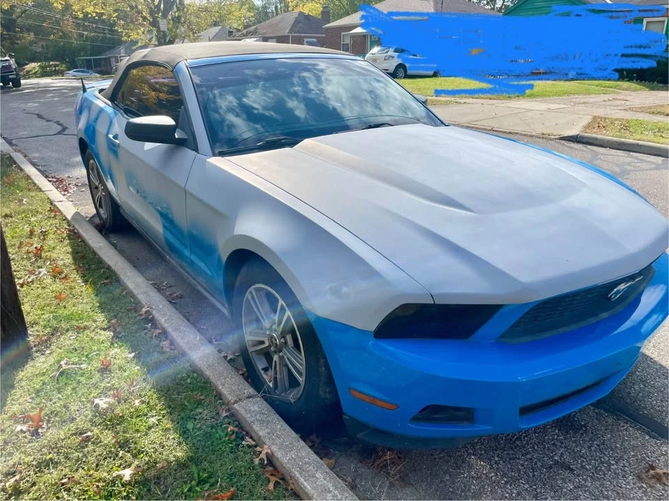 2010 Ford S197 Mustang - Image 2 of 11