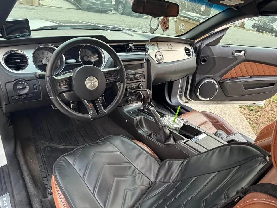 2010 Ford S197 Mustang - Image 2 of 9