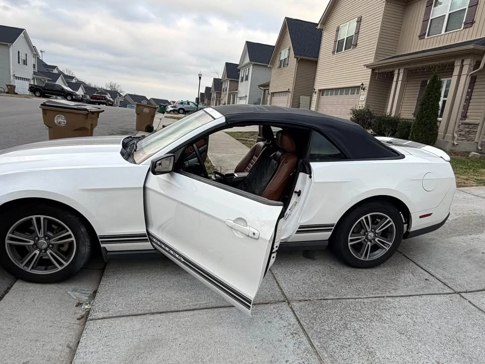 2010 Ford S197 Mustang - Image 6 of 9
