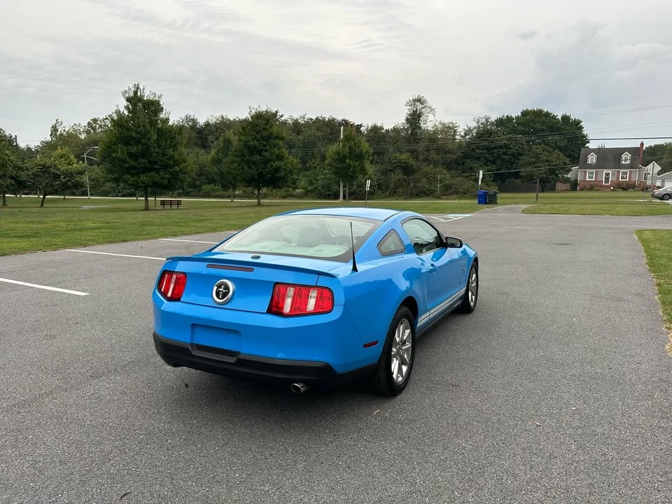 2010 Ford S197 Mustang - Image 2 of 13