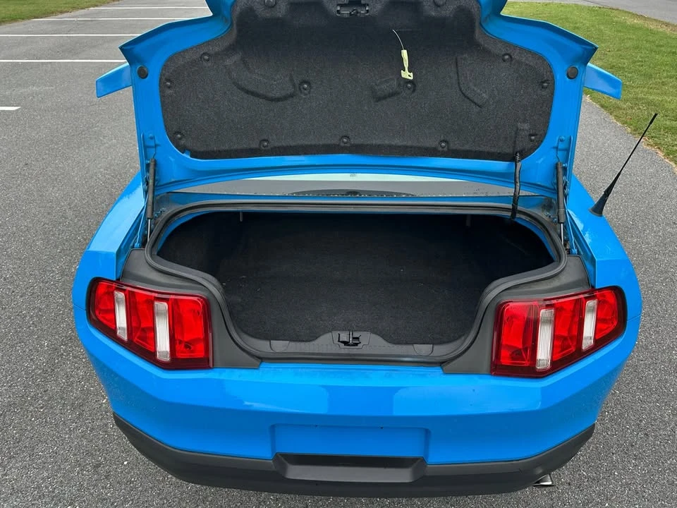 2010 Ford S197 Mustang - Image 12 of 13