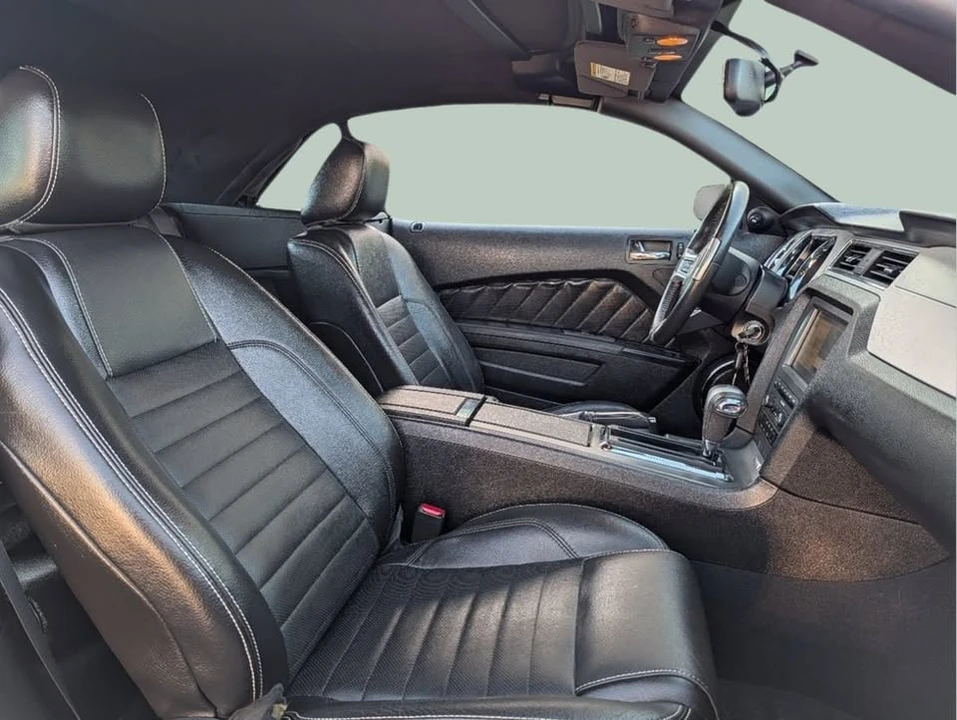2010 Ford S197 Mustang - Image 9 of 11