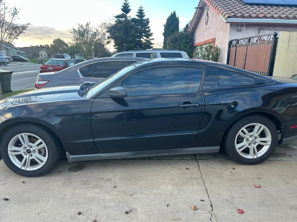 2010 Ford S197 Mustang - Image 4 of 4