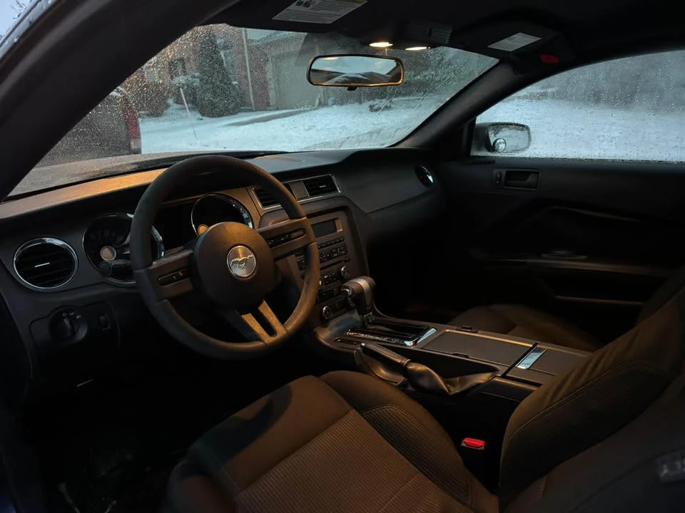 2010 Ford S197 Mustang - Image 7 of 10