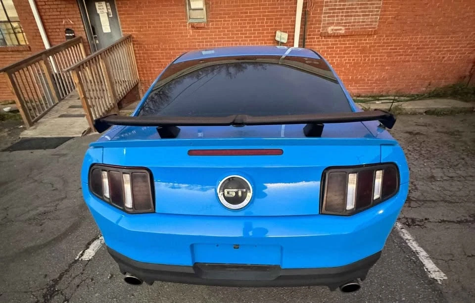 2010 Ford S197 Mustang - Image 2 of 9