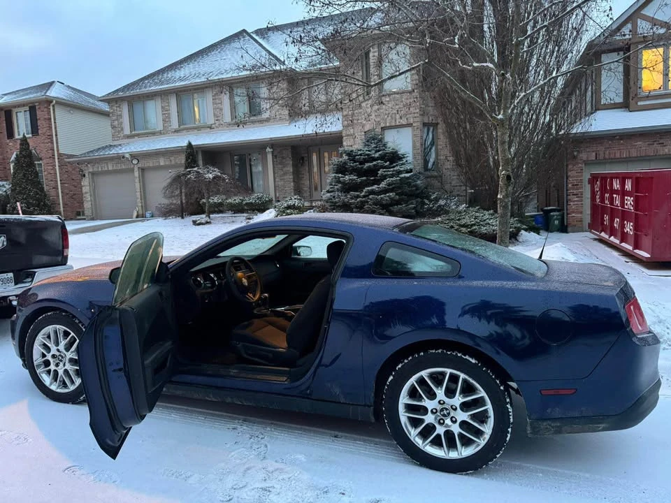 2010 Ford S197 Mustang - Image 6 of 10