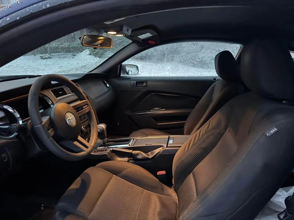 2010 Ford S197 Mustang - Image 9 of 10