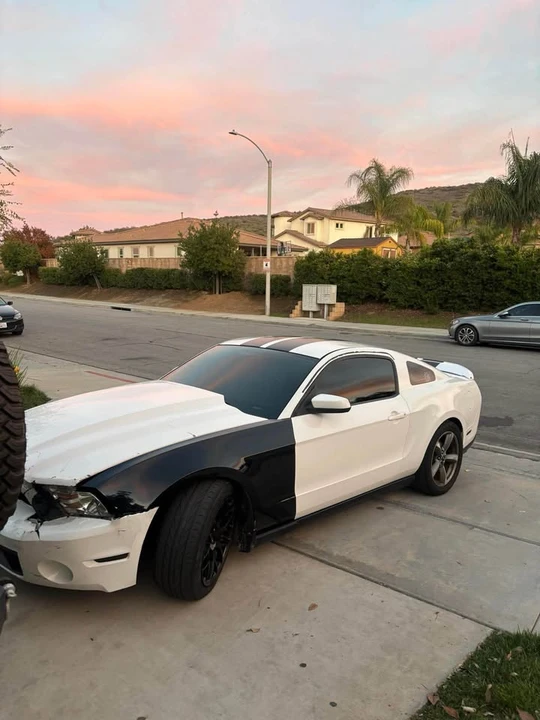 2010 Ford S197 Mustang - Image 3 of 8