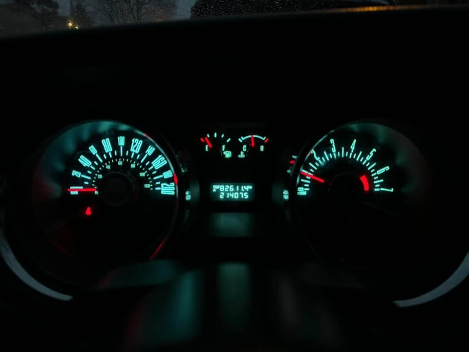 2010 Ford S197 Mustang - Image 8 of 10