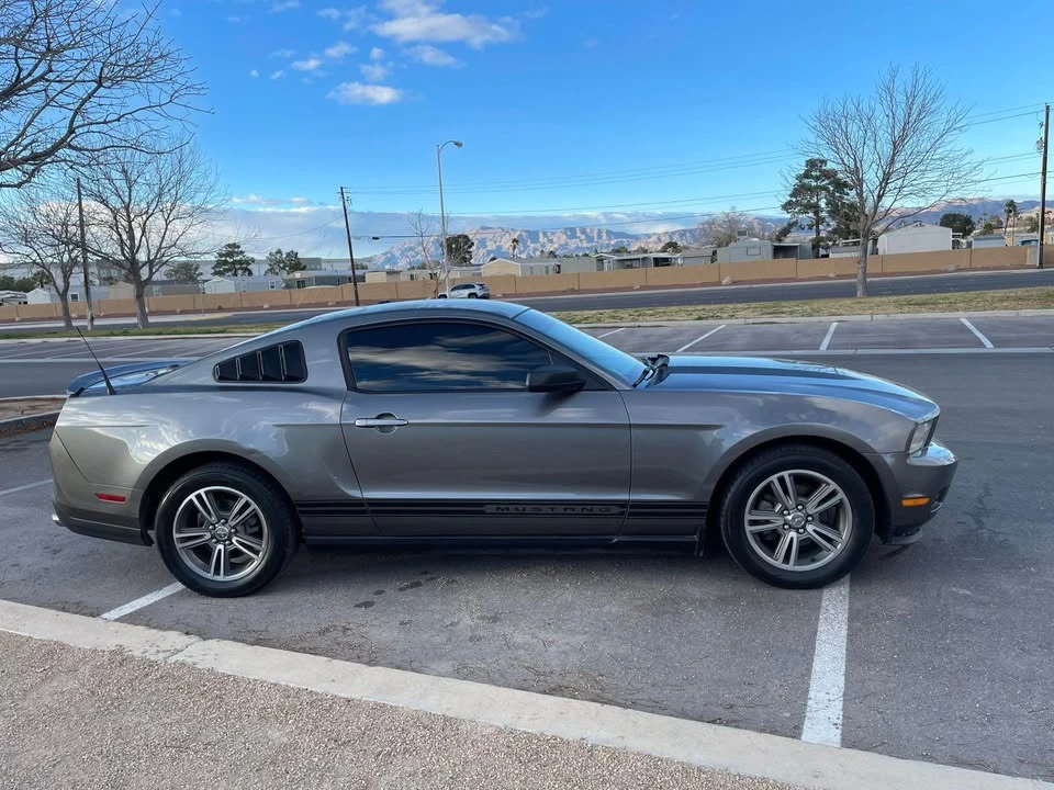 2010 Ford S197 Mustang - Image 2 of 15