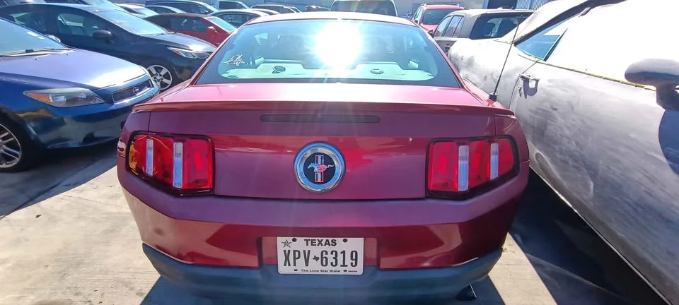 2010 Ford S197 Mustang - Image 8 of 9