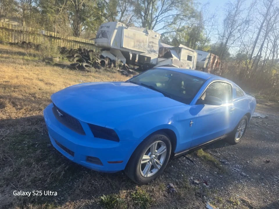 2010 Ford S197 Mustang - Image 2 of 3
