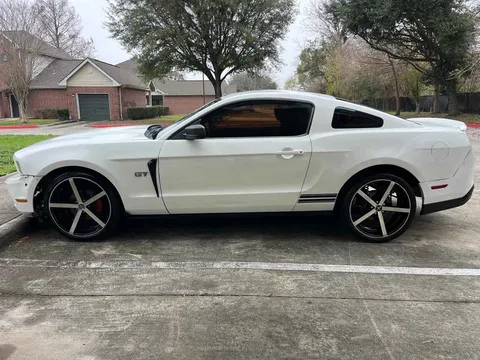 2010 Ford Mustang V6