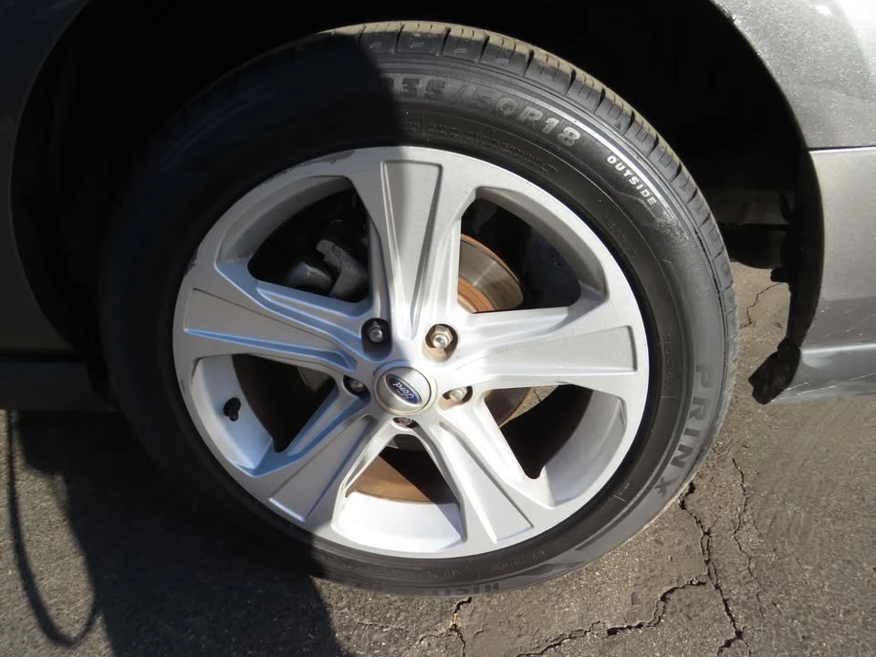 2010 Ford S197 Mustang - Image 9 of 17