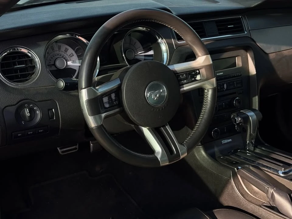 2010 Ford S197 Mustang - Image 2 of 3
