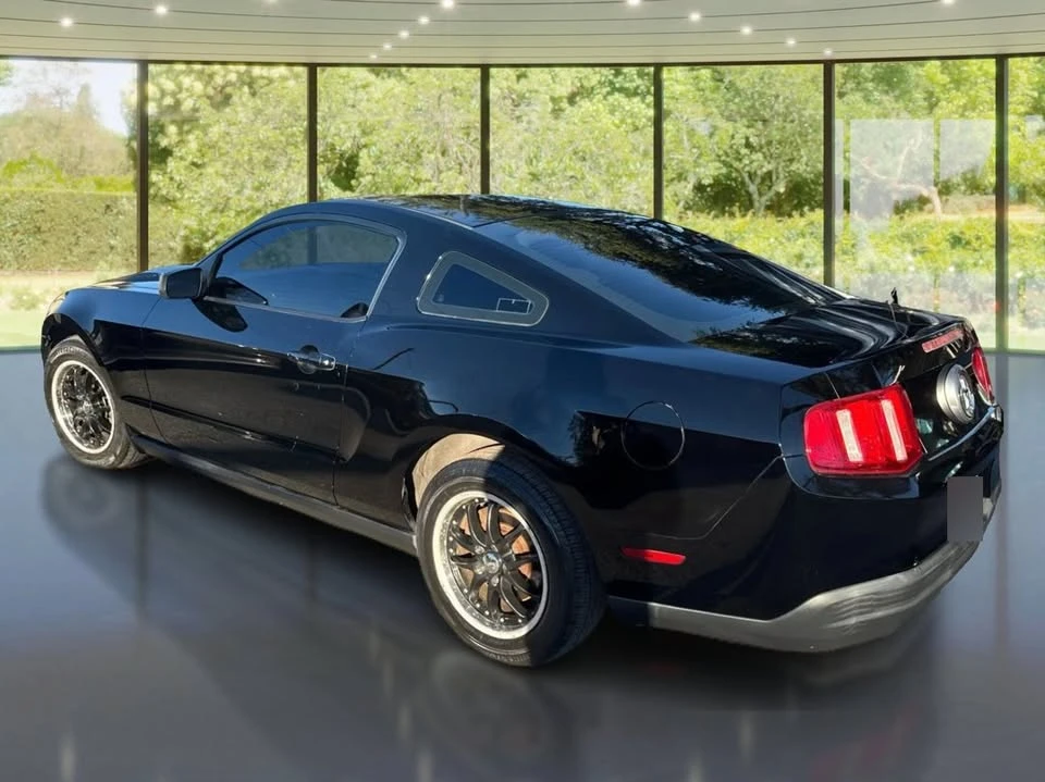 2010 Ford S197 Mustang - Image 7 of 12