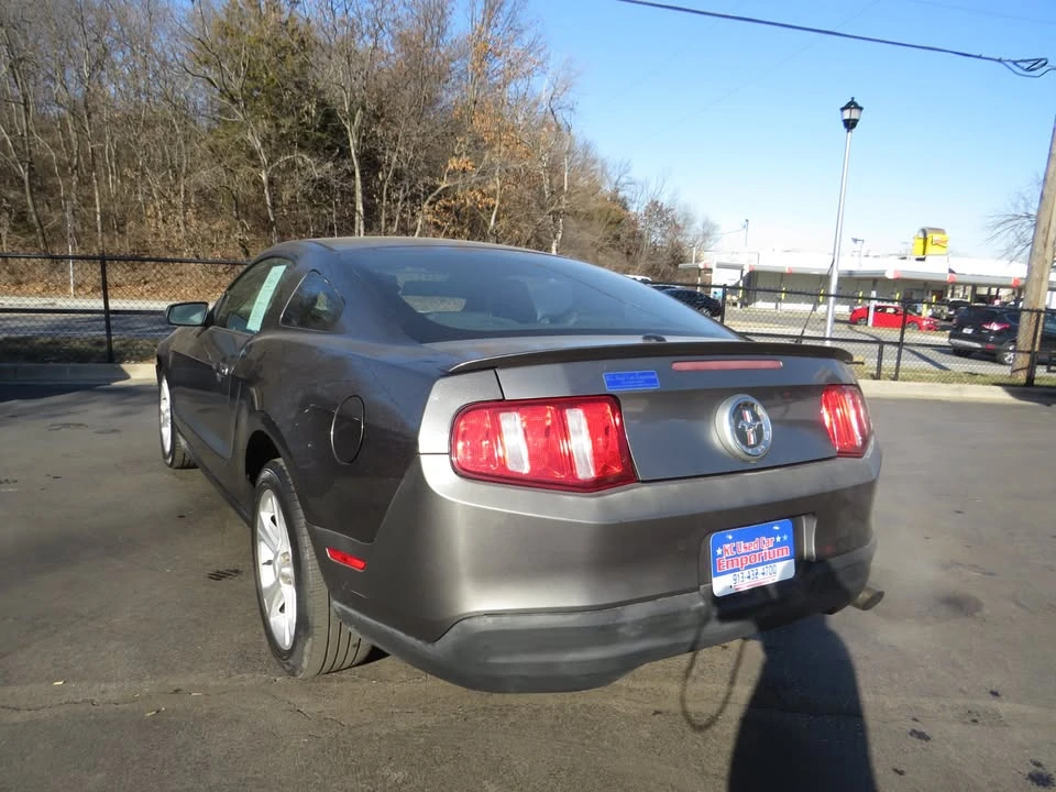 2010 Ford S197 Mustang - Image 8 of 17