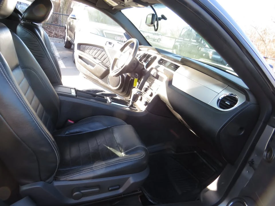 2010 Ford S197 Mustang - Image 16 of 17