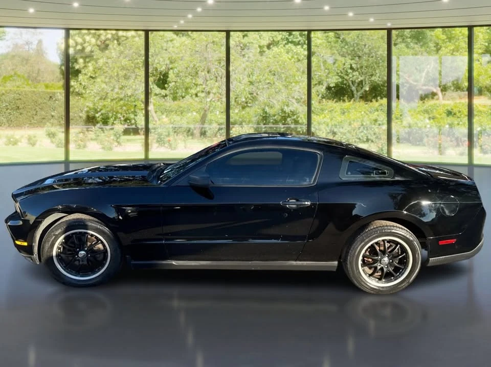 2010 Ford S197 Mustang - Image 8 of 12