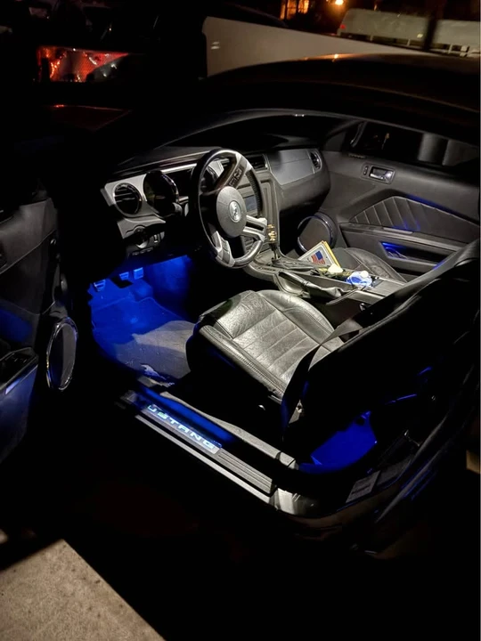 2010 Ford S197 Mustang - Image 2 of 8