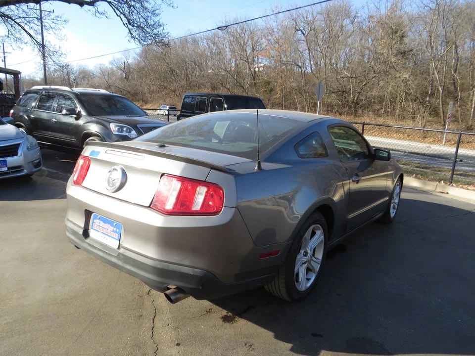 2010 Ford S197 Mustang - Image 6 of 17