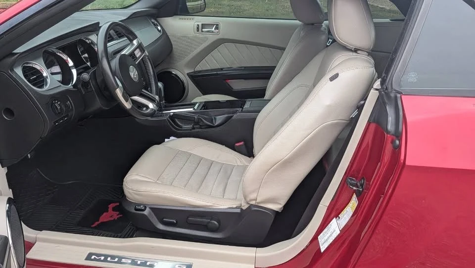 2010 Ford S197 Mustang - Image 15 of 19