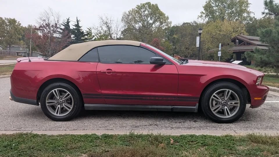 2010 Ford S197 Mustang - Image 8 of 19