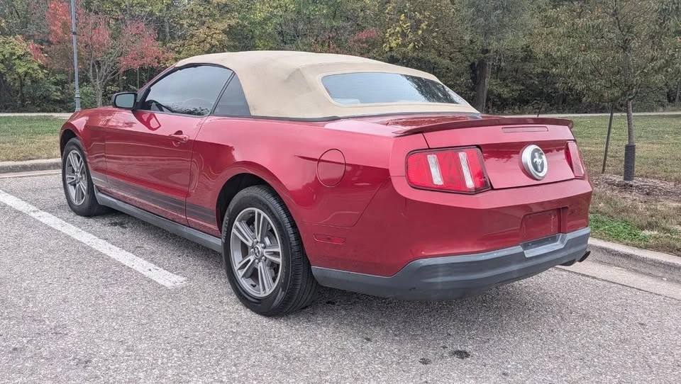 2010 Ford S197 Mustang - Image 11 of 19