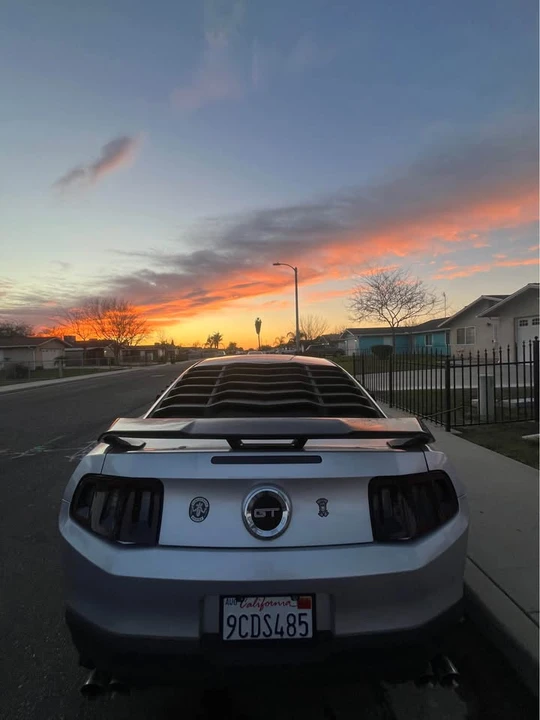 2010 Ford S197 Mustang - Image 2 of 2