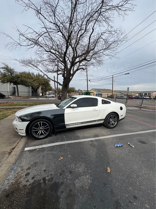 2010 Ford S197 Mustang - Image 4 of 4