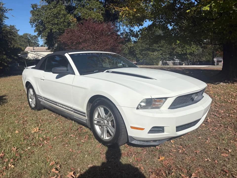 2010 Ford S197 Mustang - Image 8 of 15