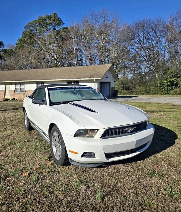 2010 Ford S197 Mustang - Image 2 of 14