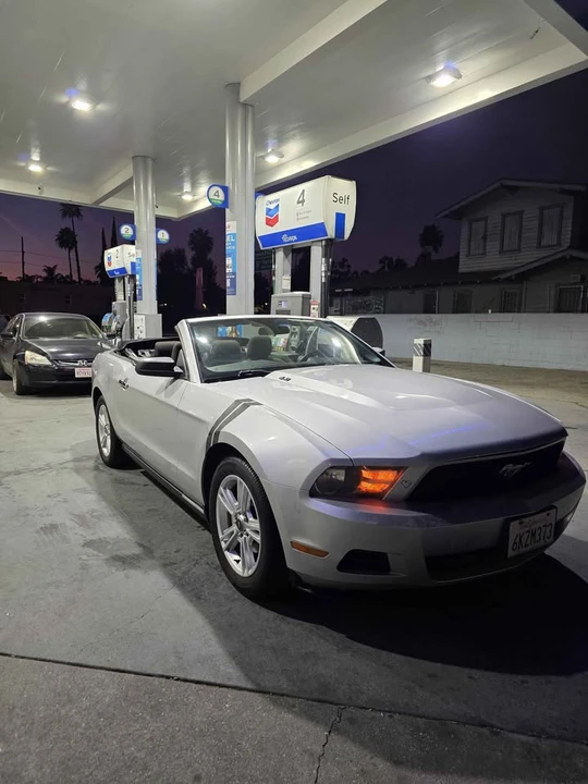 2010 Ford S197 Mustang - Image 11 of 13