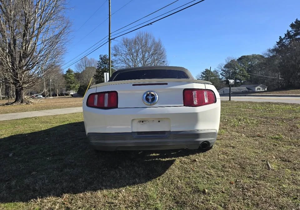 2010 Ford S197 Mustang - Image 4 of 14