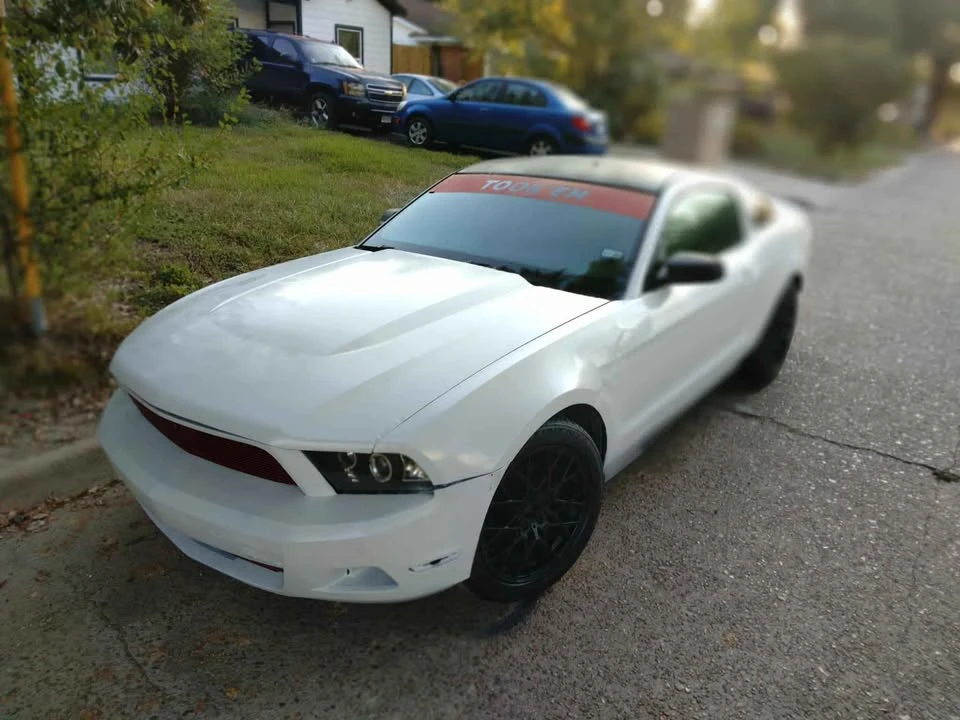 2010 Ford S197 Mustang - Image 2 of 17