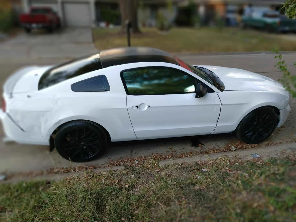2010 Ford S197 Mustang - Image 11 of 17