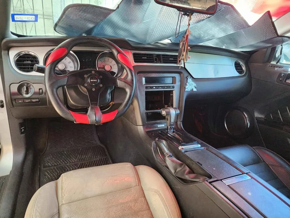 2010 Ford S197 Mustang - Image 5 of 17