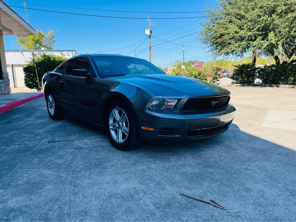 2010 Ford S197 Mustang - Image 2 of 6