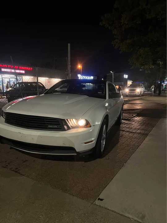 2010 Ford S197 Mustang - Image 3 of 5