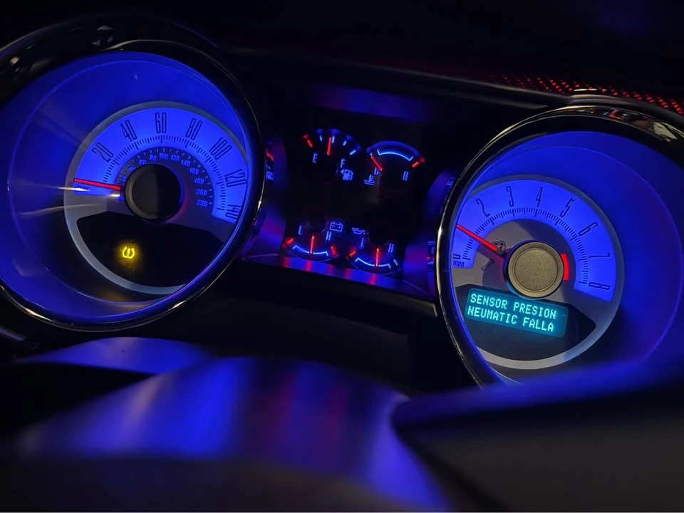 2010 Ford S197 Mustang - Image 7 of 8