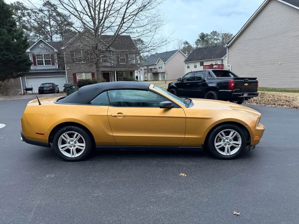 2010 Ford S197 Mustang - Image 4 of 14